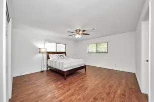 5823 McKnight St, Houston, TX 77035 - Photo 33