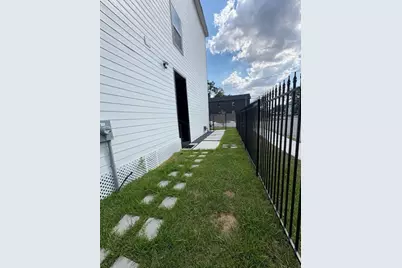 1003 E 33rd Street, Houston, TX 77022 - Photo 5