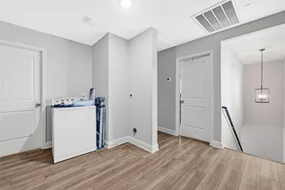 1300 Cypress Street, Baytown, TX 77520 - Photo 11