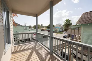 1625 39th St, Galveston, TX 77550 - Photo 33