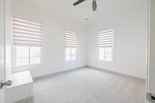 1625 39th St, Galveston, TX 77550 - Photo 25