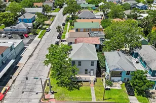 1625 39th St, Galveston, TX 77550 - Photo 1
