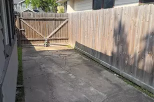4530 Walker St, Houston, TX 77023 - Photo 17
