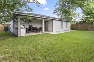 118 Tuna St, Galveston, TX 77550 - Photo 17