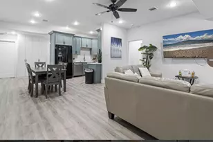 118 Tuna St, Galveston, TX 77550 - Photo 3