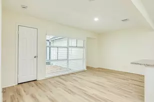 408 Gardenia St, Lake Jackson, TX 77566 - Photo 7