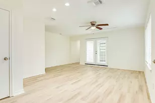 408 Gardenia St, Lake Jackson, TX 77566 - Photo 11