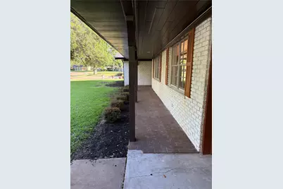 118 Clover Street, Lake Jackson, TX 77566 - Photo 3