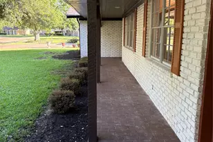 118 Clover St, Lake Jackson, TX 77566 - Photo 3
