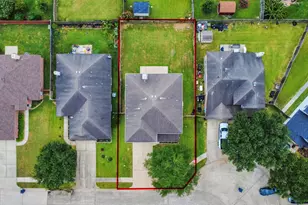 7925 Diamond Oak Dr, Texas City, TX 77591 - Photo 3