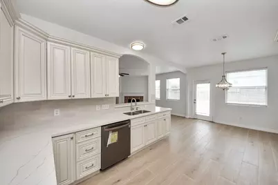 7925 Diamond Oak Drive, Texas City, TX 77591 - Photo 7