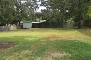 1309 14th St, Huntsville, TX 77340 - Photo 17