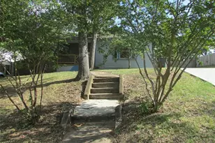 1309 14th St, Huntsville, TX 77340 - Photo 5