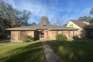 4306 Saratoga Dr, Houston, TX 77088 - Photo 1
