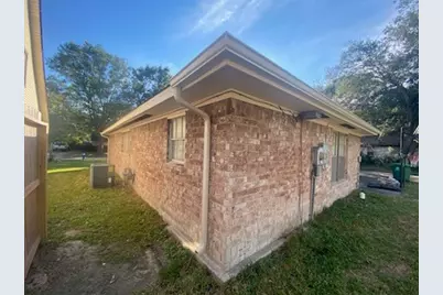 4306 Saratoga Drive, Houston, TX 77088 - Photo 7