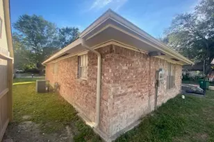 4306 Saratoga Dr, Houston, TX 77088 - Photo 7