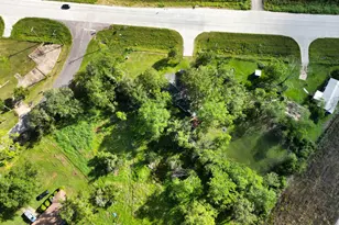 1203 County Rd 677, Brazoria, TX 77422 - Photo 15