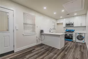 6003 De Moss Dr, Houston, TX 77081 - Photo 23