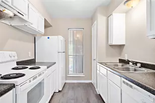 2202 16th Ave N, Texas City, TX 77590 - Photo 5