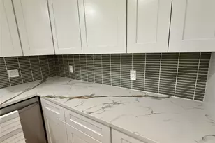 9519 Fairdale Ln, Houston, TX 77063 - Photo 15