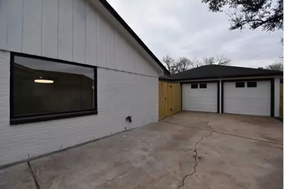 9519 Fairdale Lane, Houston, TX 77063 - Photo 33