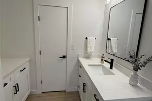 9519 Fairdale Ln, Houston, TX 77063 - Photo 27