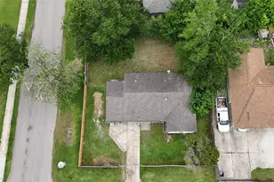 5103 Willow Glen Dr, Houston, TX 77033 - Photo 25
