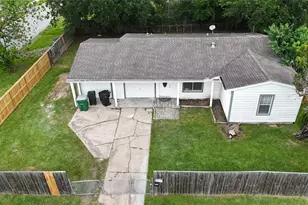 5103 Willow Glen Dr, Houston, TX 77033 - Photo 3