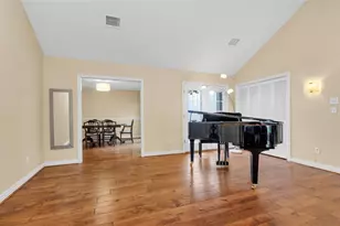 11634 Southlake Dr, Houston, TX 77077 - Photo 9