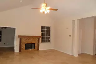210 N Dreamweaver Cir, The Woodlands, TX 77380 - Photo 11