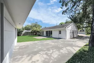 7610 Highmeadow Dr, Houston, TX 77063 - Photo 7