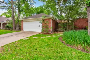 10 E Stony Bridge Cir, The Woodlands, TX 77381 - Photo 5