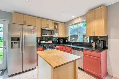 10 E Stony Bridge Circle, The Woodlands, TX 77381 - Photo 17