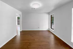 2626 Silver Falls Dr, Houston, TX 77339 - Photo 9