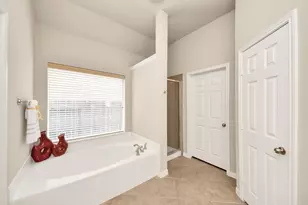 8855 Distant Woods Dr, Houston, TX 77095 - Photo 21