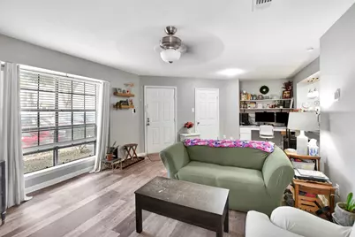 2401 Sycamore Avenue #D4, Huntsville, TX 77340 - Photo 5