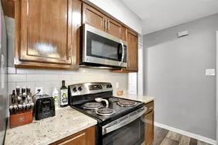 2401 Sycamore Ave, Huntsville, TX 77340 - Photo 11