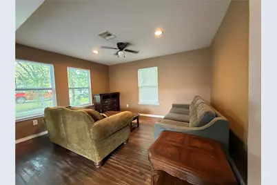303 Magnusson Avenue, Palacios, TX 77465 - Photo 5