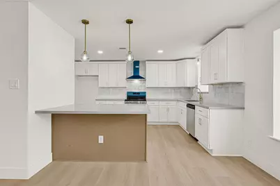 2100 Crestwood Drive, Richmond, TX 77469 - Photo 7