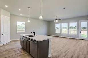 1221 Friendship Trl, Seabrook, TX 77586 - Photo 3