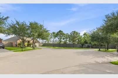 3101 Rock Brook Falls Lane, League City, TX 77573 - Photo 7