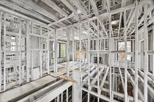 614 Avondale St, Houston, TX 77006 - Photo 9