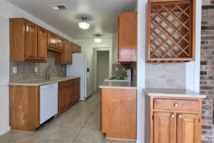 3214 Big Spruce Dr, Houston, TX 77339 - Photo 9