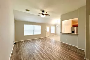 4414 Kulkarni St, Houston, TX 77045 - Photo 9