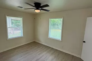 407 Midway Dr, Baytown, TX 77521 - Photo 7