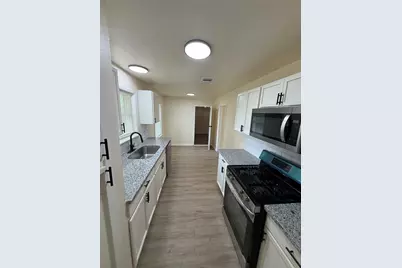 407 Midway Drive, Baytown, TX 77521 - Photo 3