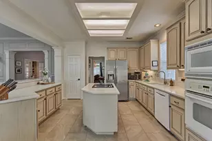 82 E Coldbrook Cir, The Woodlands, TX 77381 - Photo 29