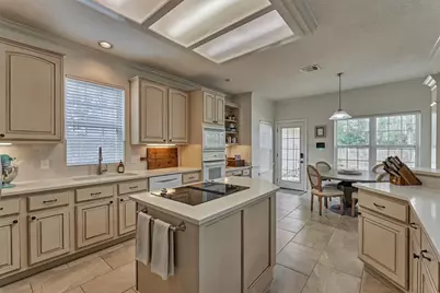 82 E Coldbrook Circle, The Woodlands, TX 77381 - Photo 25