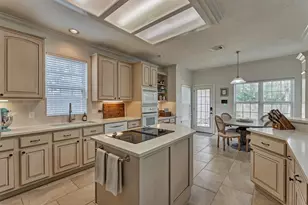 82 E Coldbrook Cir, The Woodlands, TX 77381 - Photo 25