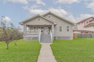 623 32nd St, Galveston, TX 77550 - Photo 1